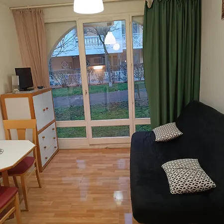 19m2 Rez-de-chausse Apartment *
